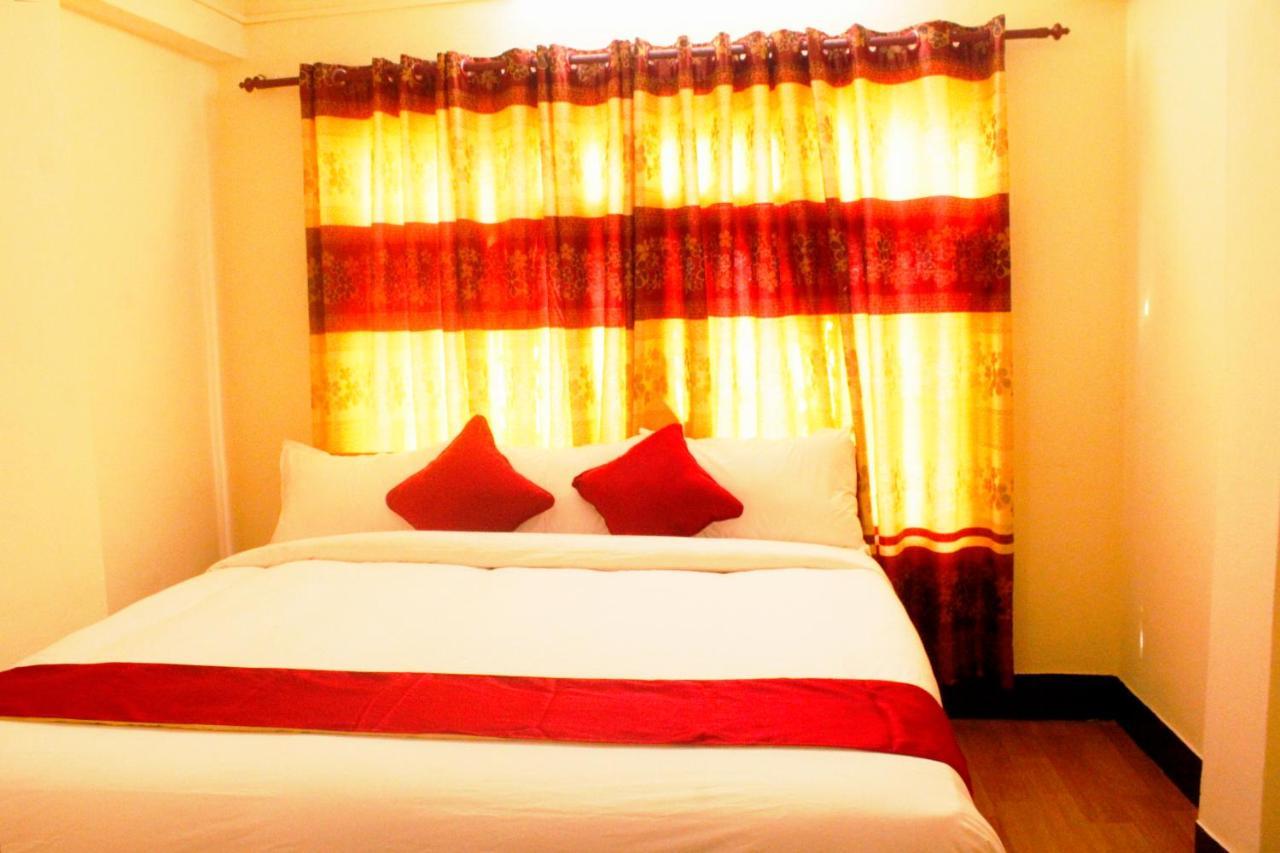 Mountain Backpackers Hostel Катманду Экстерьер фото