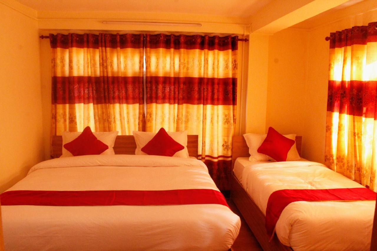Mountain Backpackers Hostel Катманду Экстерьер фото